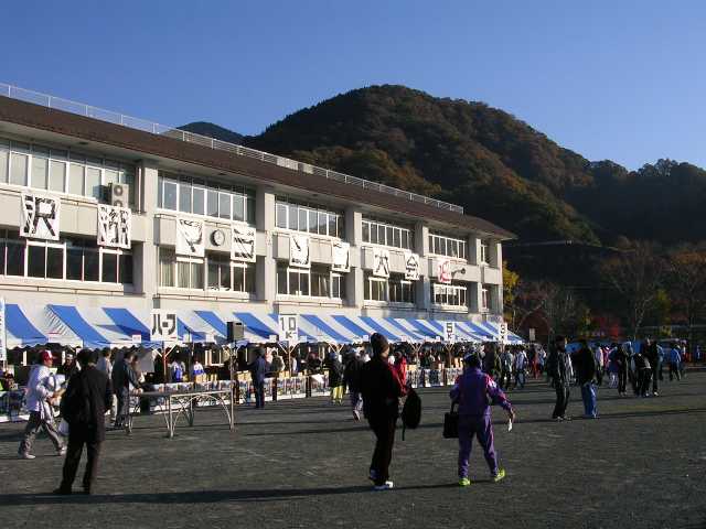受け付け開始をまつ行列