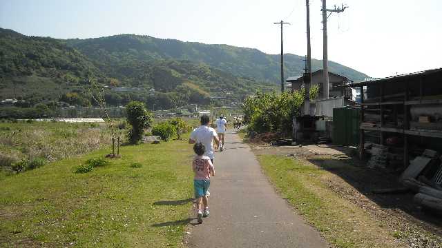 この子が３キロを走ります