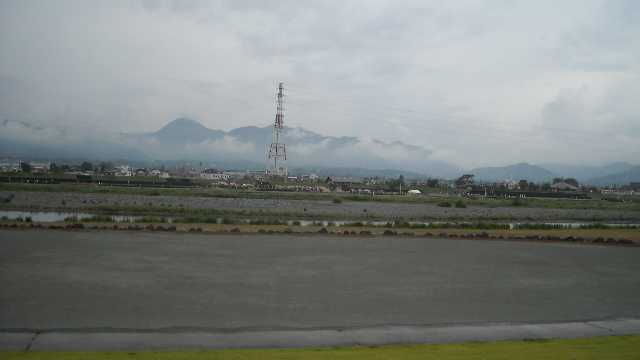 対岸は先のランナーたち