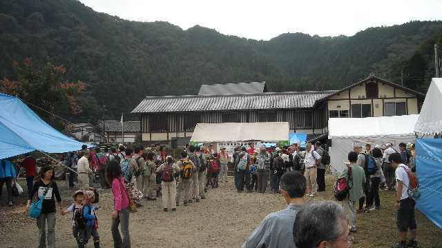 開会式が始まってました