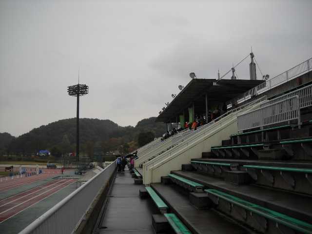 雨のスタンド