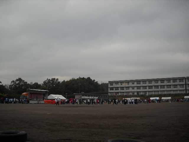 曇り空の旧長泉高校